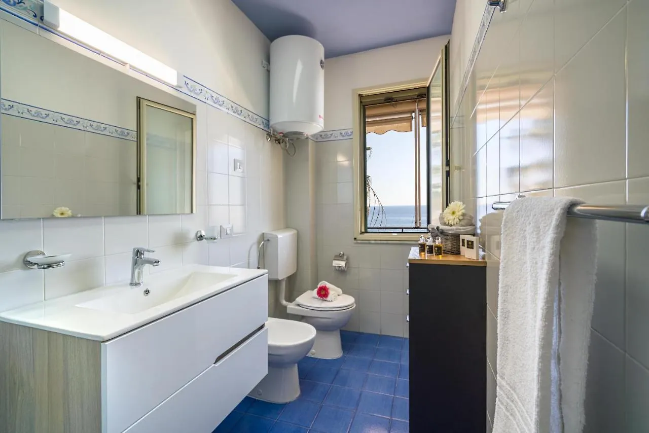 Loft Balcone Sul Mare Apartment Letojanni