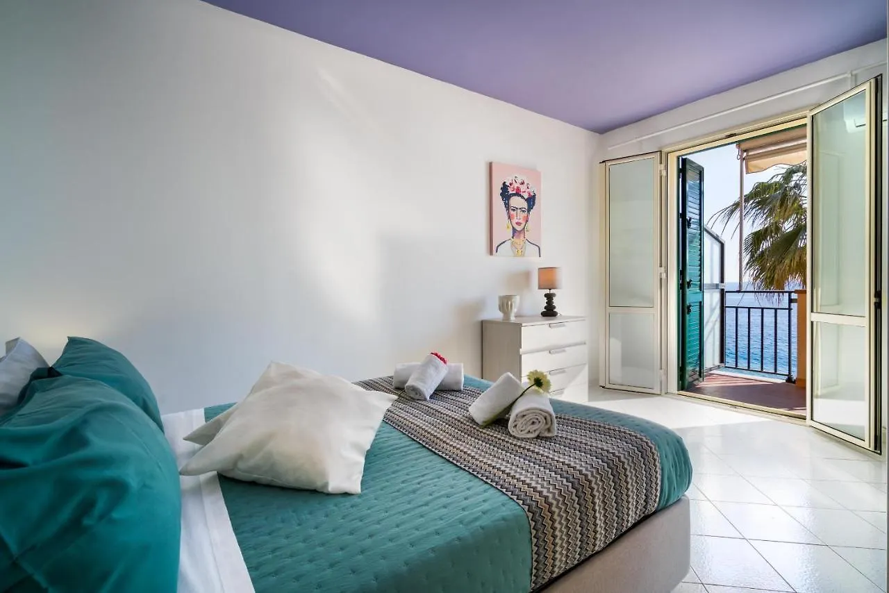 Loft Balcone Sul Mare Apartment Letojanni Italy