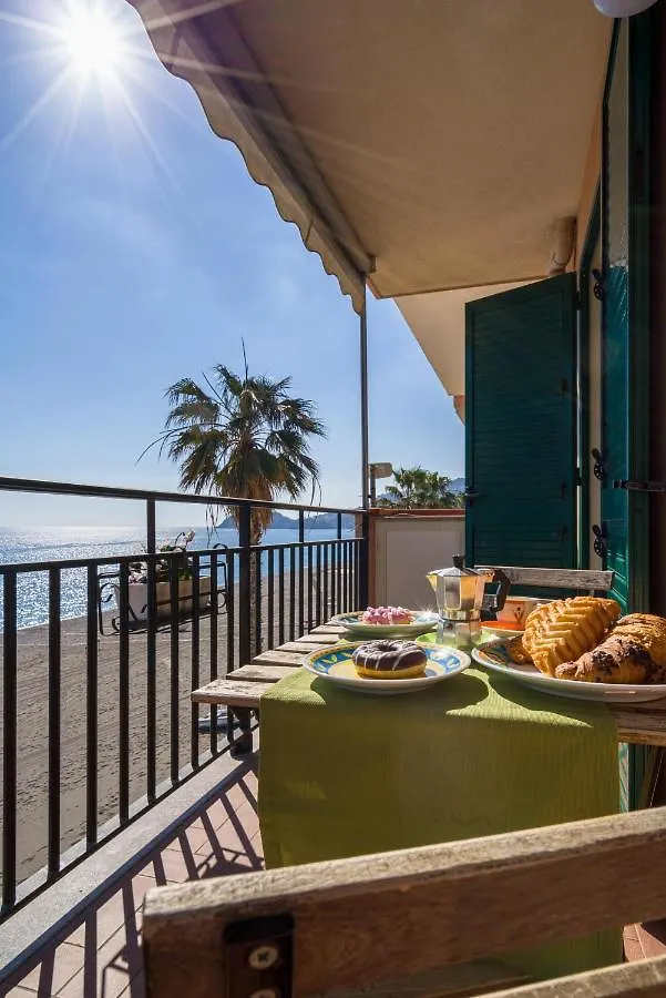 Loft Balcone Sul Mare Apartment Letojanni Italy