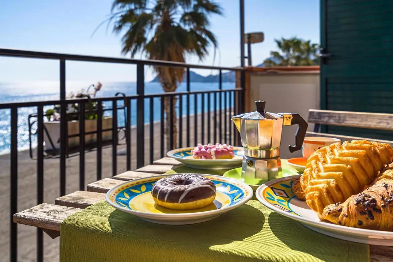 شقة Loft Balcone Sul Mare يتوجاني إيطاليا