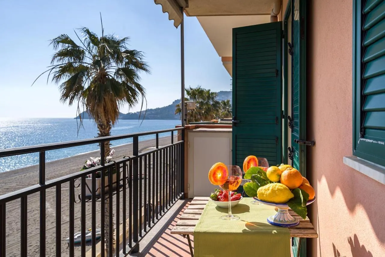 Loft Balcone Sul Mare Apartment Letojanni