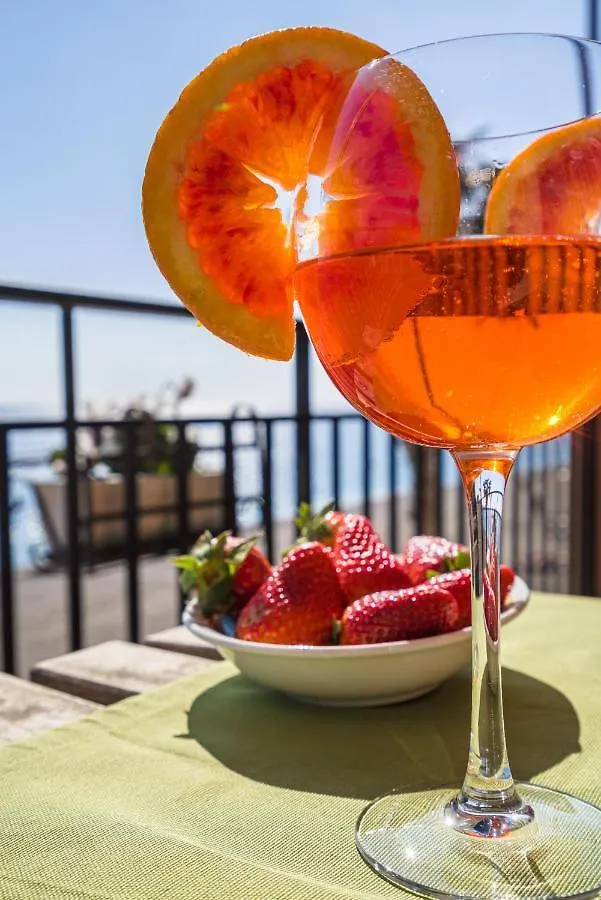 Loft Balcone Sul Mare Apartment Letojanni Italy